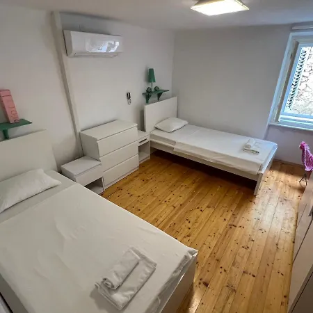 3 Bedroom House Feriehus Pag Town